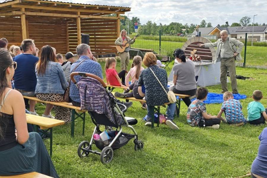 Rybářská slavnost u příležitosti převzetí rybníku Velký Hajský do péče školy